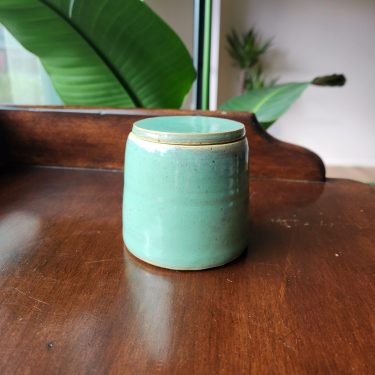 Green urn